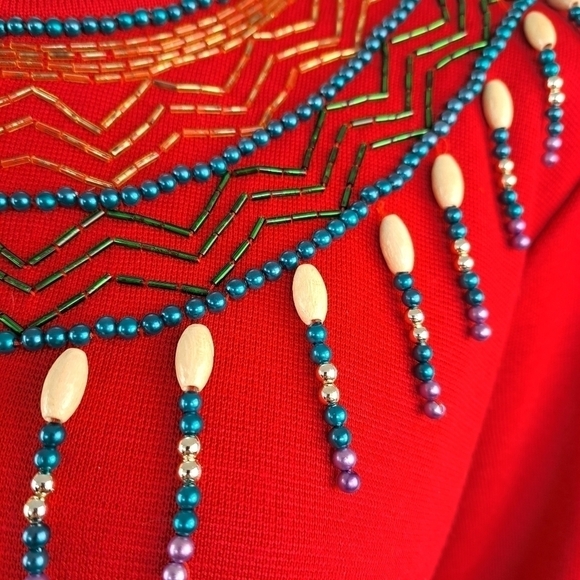 DL Mckelvey sweater red wool pullover faux pearl detail indian style size L - Picture 6 of 15
